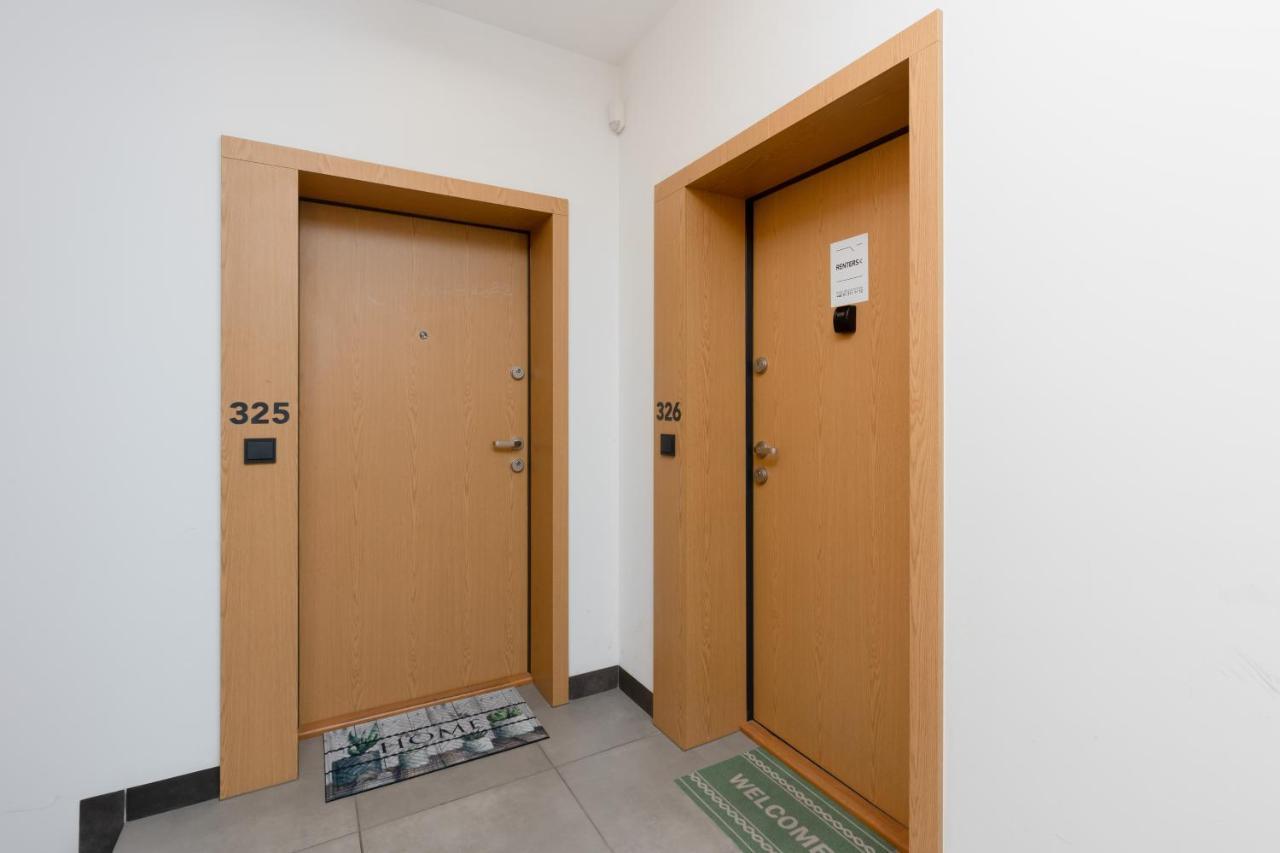 Lakeview Apartment Kapelanów Armii Krajowej by Renters Varsovia Exterior foto